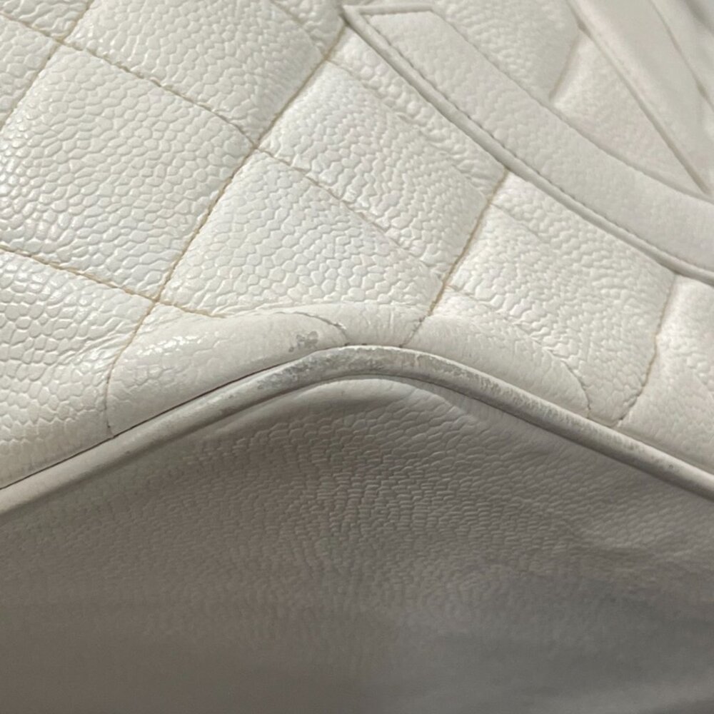 Chanel White Medallion Tote Gold Hardware (JB1027) - Picture 8 of 14